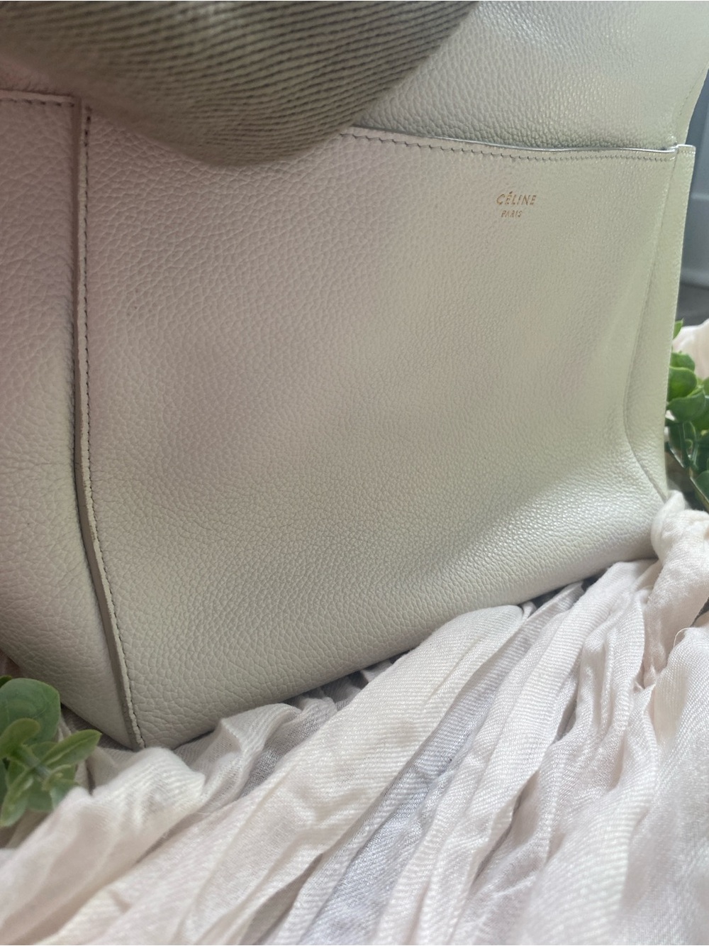 ✨ Celine Seau Sangle Medium – Rare White Colorway ✨ - Picture 2 of 12